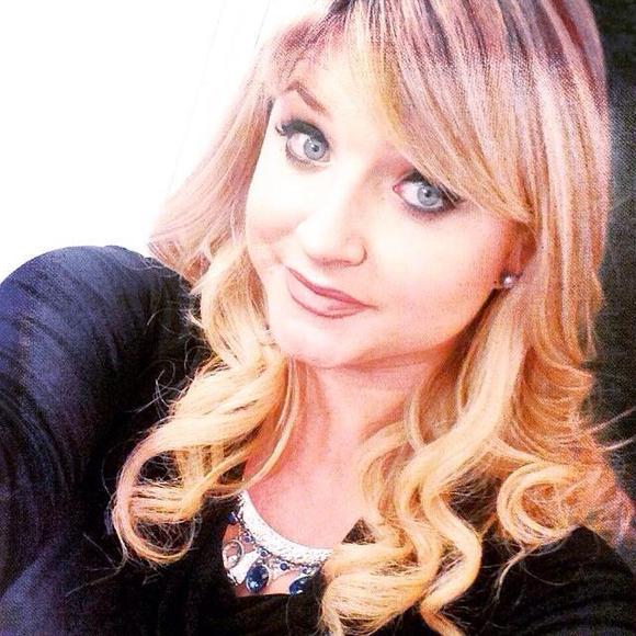 Meet your Posher, Kayla - Picture 1 of 1